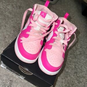 Jordan Kids Sneakers in Pink and White